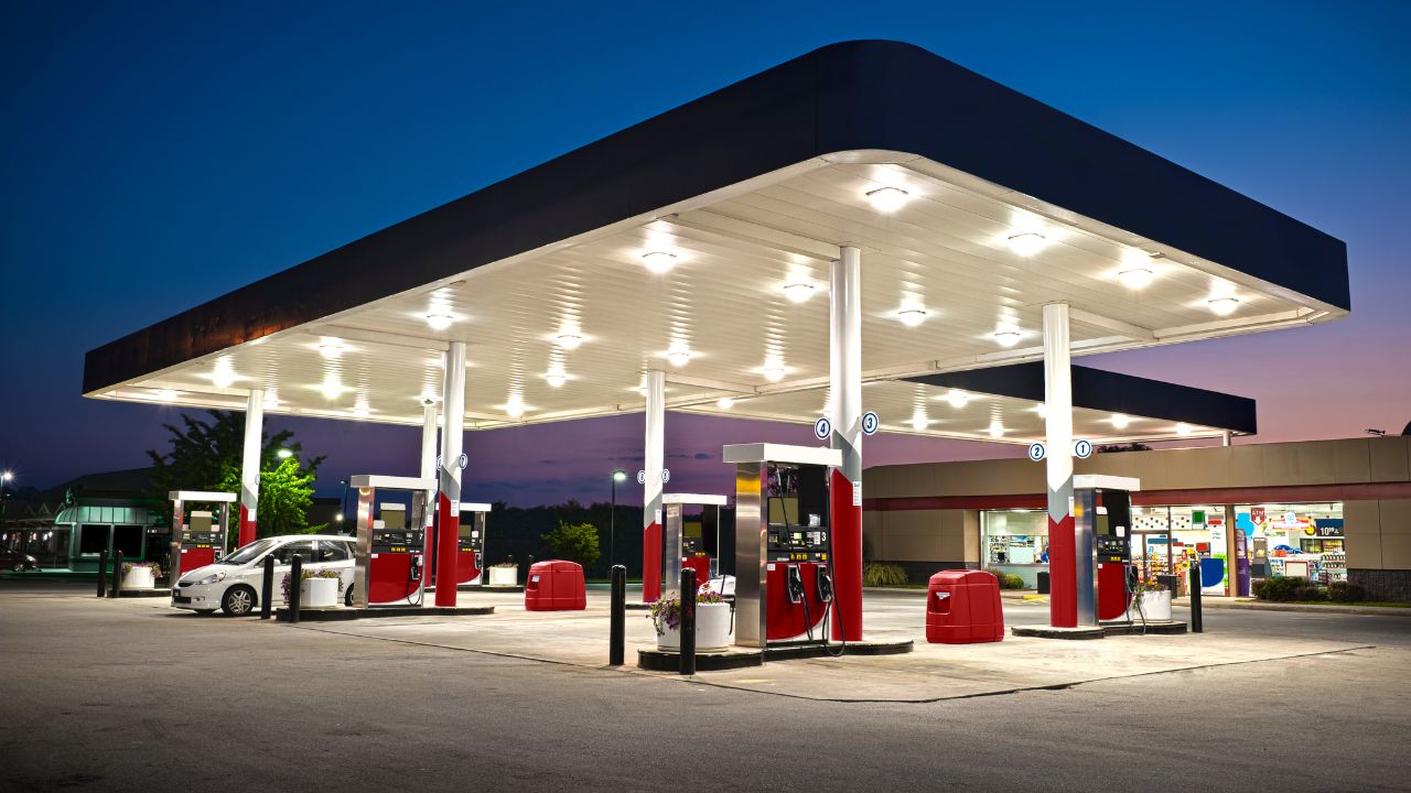 Gas Station near Car Rental Airport: Refuel Fast 2024!